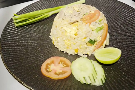 トッピングを添える