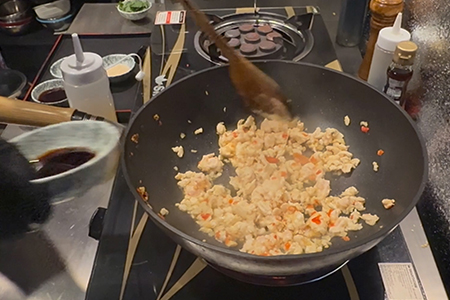 オイスターソースを投入