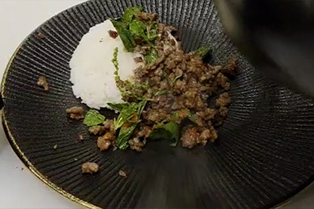 皿に盛りつける