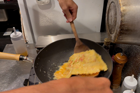 フライ返しで返す