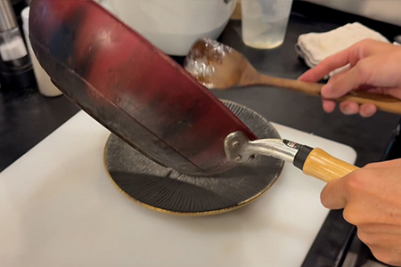 フライパンから皿へ