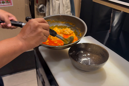 混ぜ込んで味を調整