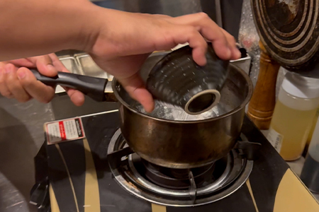 お湯を沸かして準備