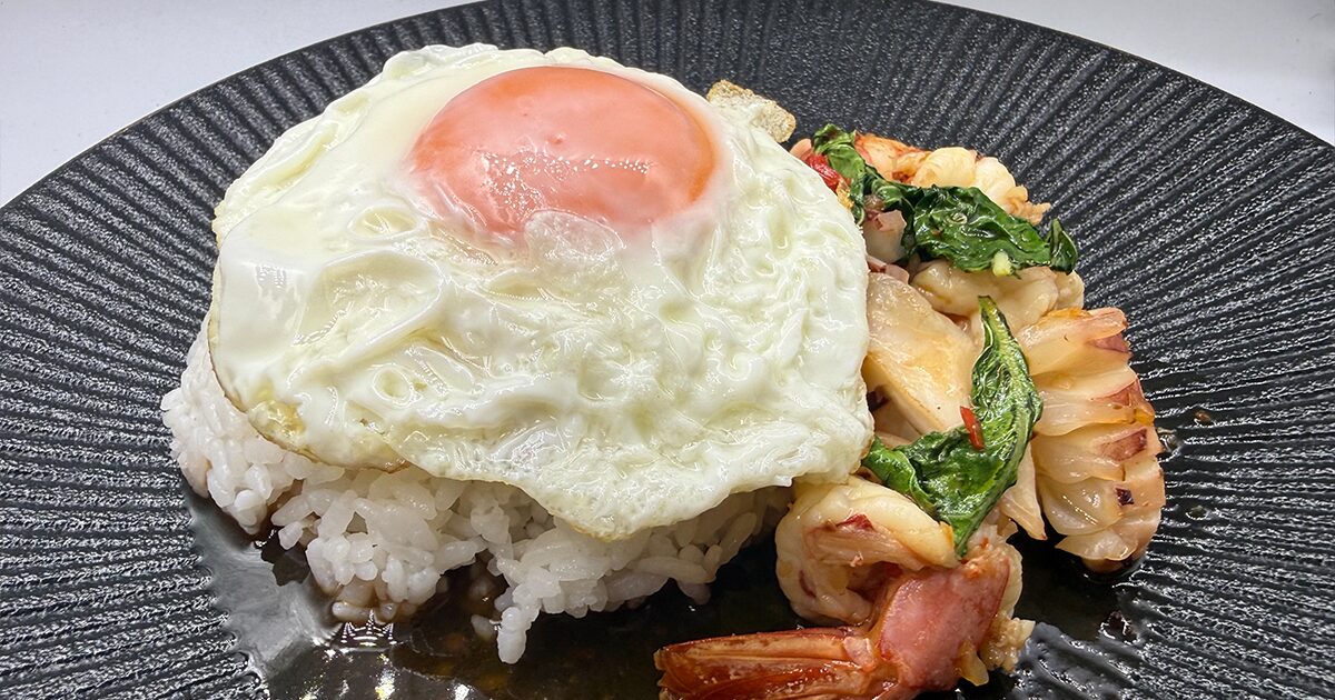 えびとイカで作る海鮮ガパオ
