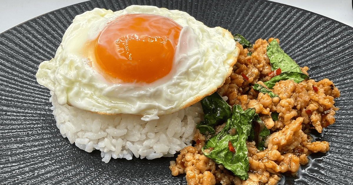 鶏ひき肉で作るガパオ・ガイサップ