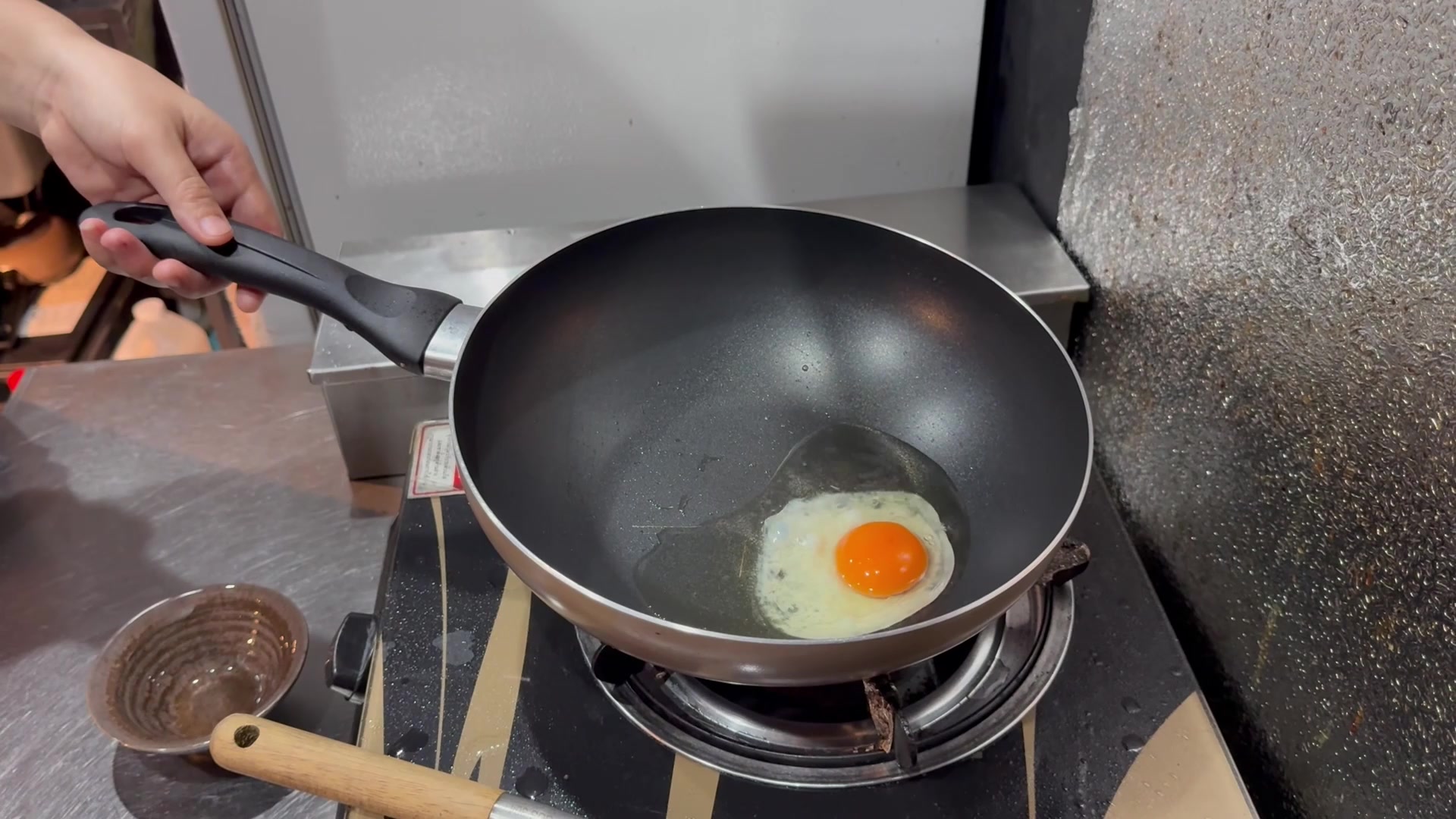 白身のふちをカリッと焼く