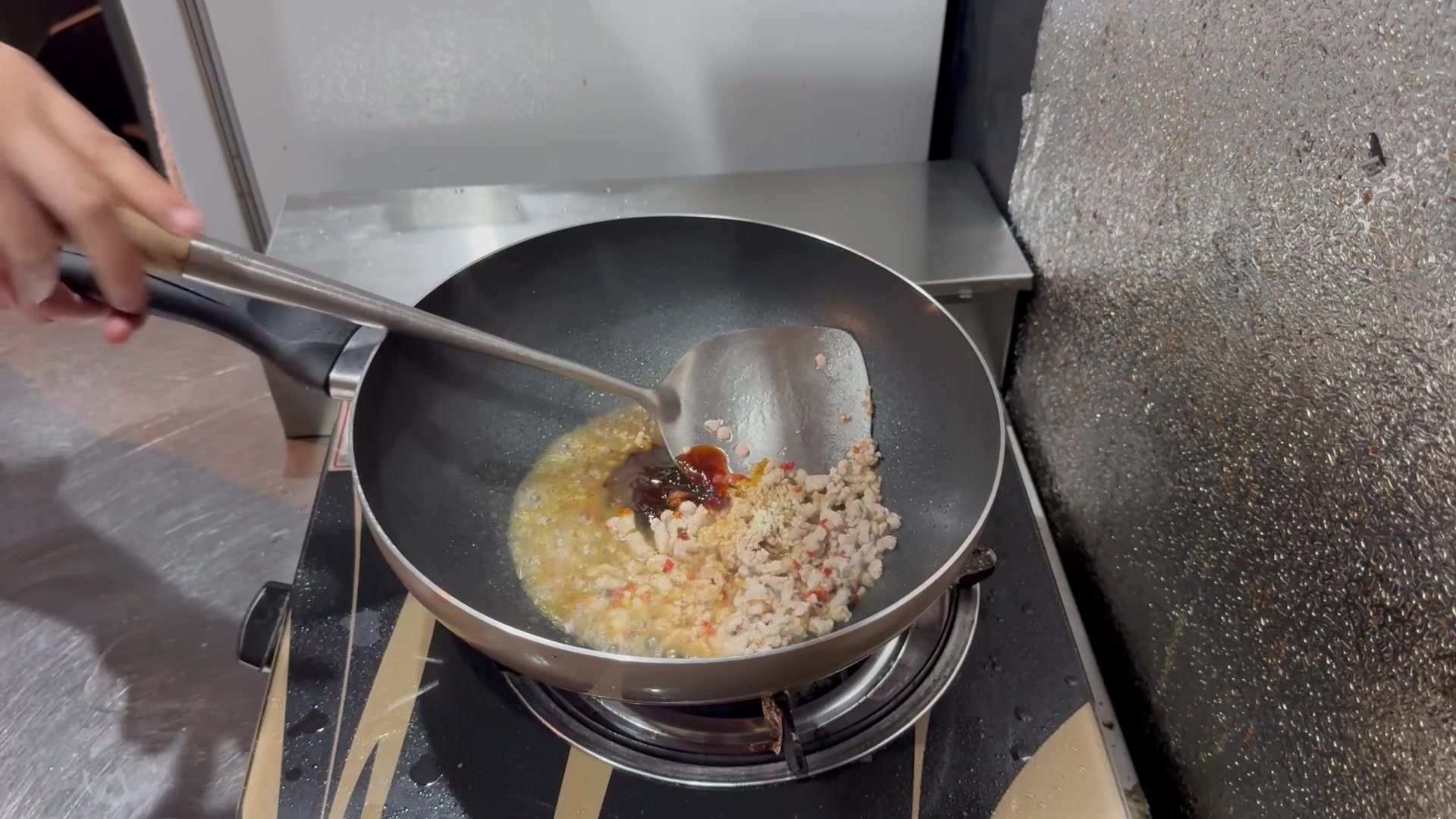 砂糖を加える