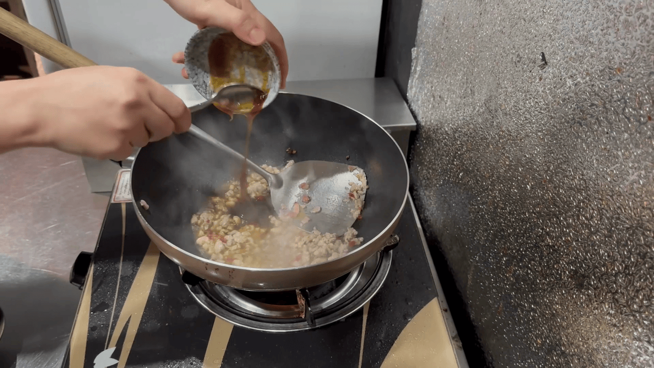 調味料を加える